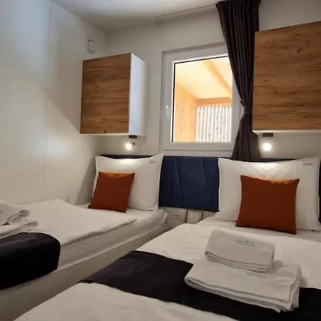 Mobile Home Luka Biograd Na Moru Exterior photo