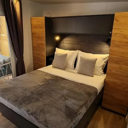 Mobile Home Luka Biograd Na Moru Exterior photo