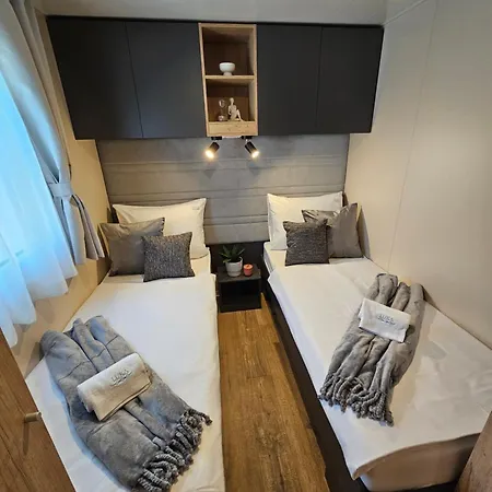 Mobile Home Luka Biograd Na Moru Exterior photo