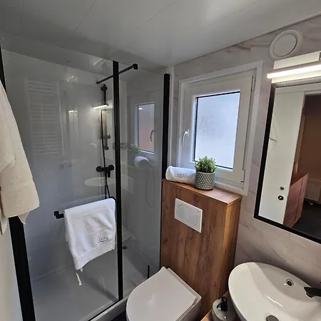 Mobile Home Luka Biograd Na Moru Exterior photo
